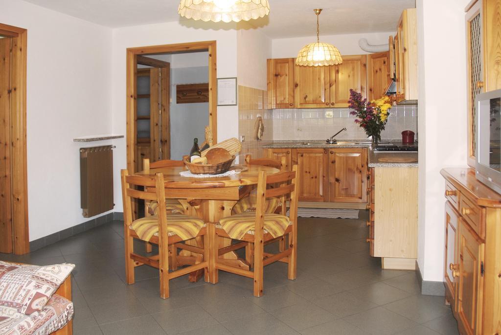 Agriturismo Plan d'Avie Aosta Habitación foto